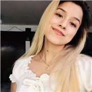 Profesora de Educación inicial y Primaria. Alegre,paciente y dinámica